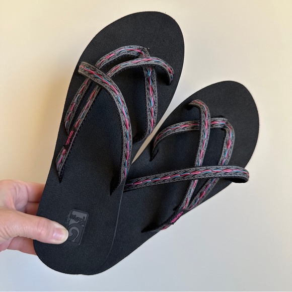 Teva Shoes - TEVA Women’s Sandals Olowahu Mush Size 9